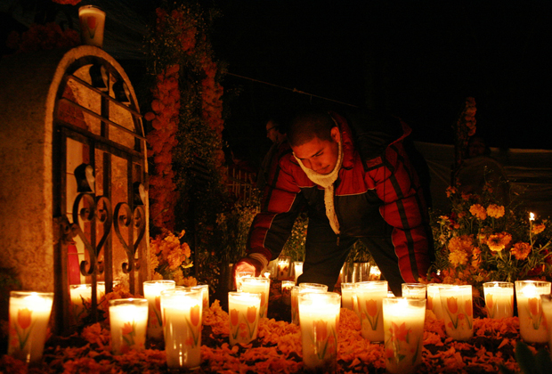 Click to enlarge image 00diademuertos.jpg