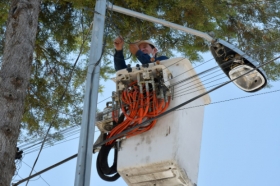 Avanza mantenimiento a luminarias y renovación de mas puntos de luz en la ciudad