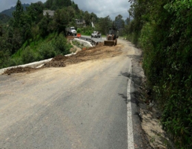 Atienden derrumbes en la Sierra Norte