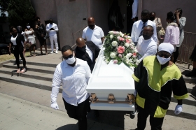 Funerarias en California se quedan sin espacio por #COVID19