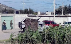 Se aseguraron armas de fuego durante la incursión a la casa de seguridad.