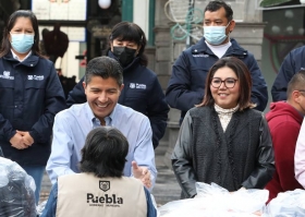 Eduardo Rivera Pérez reconoce labor de sindicalizados y entrega por tercera vez uniformes