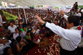 Preside en este municipio el acto de campaña con asistencia récord de 10 mil ciudadanos