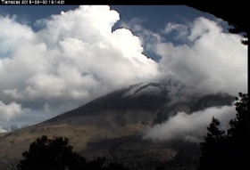 Popocatépetl registra actividad variable