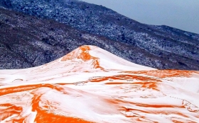 Insólita nevada en el desierto del Sahara; la segunda en 40 años