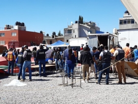 En total fueron aseguradas 15 toneladas de ropa 