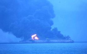 También la Guardia Costera surcoreana envió un barco y un avión