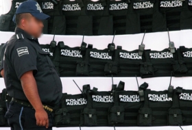 Polic&iacute;a roba galletas