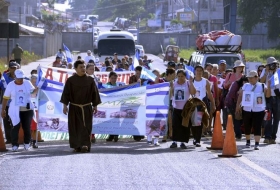 Se prepara paquete legislativo para expulsar inmigrantes del país.