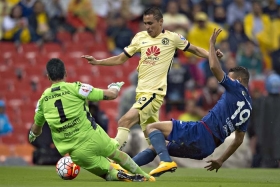 Las Águilas del América golearon cuatro por cero al Motagua de Honduras.