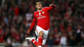 Ra&uacute;l Jim&eacute;nez podr&iacute;a jugar en la Premier