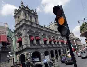 Continúa la sincronización de semáforos en la capital