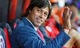 En lo que seducen a Almeyda, Costa Rica nombra técnico interino