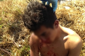 Fue sorprendido y asegurado por la gente, que lo tundi&oacute; a golpes con la intensi&oacute;n de lincharlo