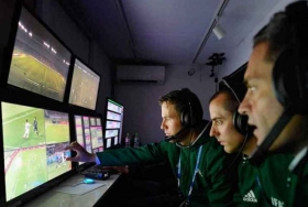 No podemos continuar avanzando en el fútbol con los ojos cerrados.