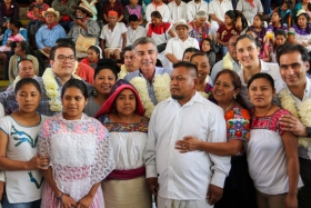 Participó también en el foro agropecuario de la región donde firmó, como testigo, el convenio entre productores de café y empresarios