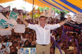 En su cierre regional de campaña, el candidato extiende la mano para trabajar con las autoridades de la localidad